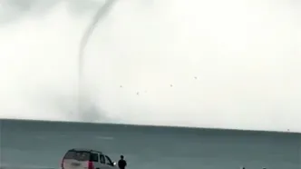 تصاویری از پدیده نادر گردباد دریایی در خلیج فارس