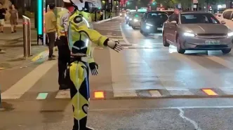 پلیس راهنمایی و رانندگی رباتیک چینی سوژه شد + فیلم