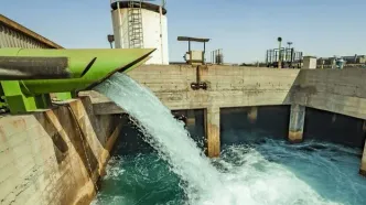 تبعات اقتصادی و محیط زیستی انتقال آب از دریای عمان به شهرهای مرکزی ایران | چرا برخی صنایع از آب انتقالی استفاده نمی‌کنند؟