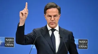 دبیرکل ناتو: چین سلاح در اختیار مسکو قرار می‌دهد