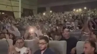 خوانندگی پدر آرون افشار در کنسرت پسرش