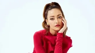 بازیگر و مدل مشهور ترک به حج رفت/ عکس