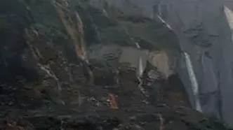 دلبری پاییز در قلب زاگرس؛  نمای بارانی ایستگاه «تنگ پنج» لرستان