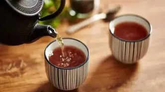 مقایسه چای و قهوه برای سلامت استخوان پس از یائسگی