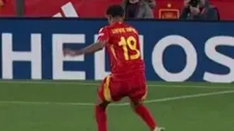 ویدئو: شعبده بازی لامین یامال با توپ