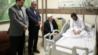 تصاویر دردناک از سقاب اصفهانی در سوگ درگذشت همسر و دخترش