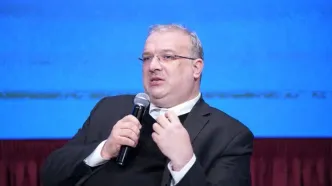 در تلاشیم عدد افزایش حقوق‌ها تا حد امکان به نرخ واقعی تورم نزدیک شود/ تا زمانی که ساختار هزینه‌ها اصلاح نشود، کسری بودجه مزمن باقی خواهد ماند