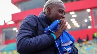 رقص و خوشحالی‌های عجیب استقلالی پرحاشیه روی نیمکت!