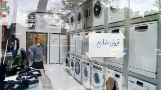 تاثیر قیمت دلار روی مشتری‌مداری؛ فروشنده جنس دارد، ولی نمی‌فروشد/ کاسب ها منتظر قیمت دلار فردا!