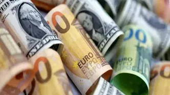 قیمت دلار و یورو در صرافی ملی امروز دوشنبه ۸ دی1404/افزایش قیمت دلار و یورو