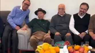 آوازخوانی علی نصیریان در یک شب‌نشینی