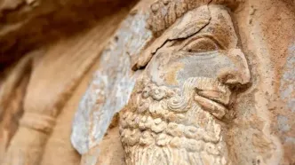 تصاویر؛ نقش رستم؛ ترک‌های بی‌آبی، زخم‌های فرونشست