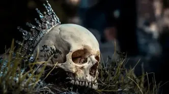 راز ترسناک آرامگاه باستانی یک زن اشرافی در یونان