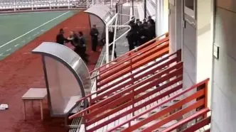 جزئیات زد و خورد اطرافیان محمود فکری با دو خبرنگار در ورزشگاه / عادل فردوسی پور : محمودخان، فکر این‌جاهایش را نکرده بود!