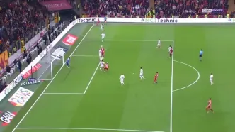 ویدئو: ویکتور اوسیمن با ضربه قیچی برگردان در دقیقه 92 ناجی گالاتاسرای شد