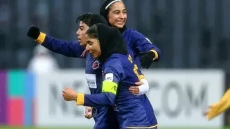 خاتون بم با غلبه بر سپاهان صدرنشین ماند