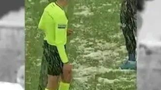 ویدئو: چای داغ وسط بازی؛ حرکت جالب دروازه‌بان ارزروم‌اسپور