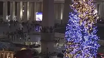 درخت کریسمس واتیکان روشن شد