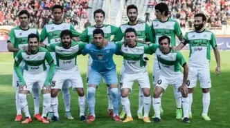 مادر و مادربزرگ بازیکن ذوب‌آهن روی تپه به تماشای مسابقه نشستند+ عکس