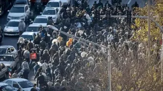 بخشی از جامعه احساس بن‌بست می‌کند/ نمی‌توان با ادامه سیاست‌های موجود، انتظار تحمل و سکوت داشت