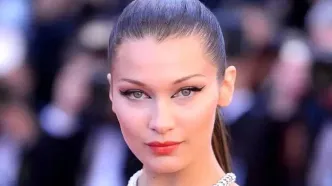 گلاب، فرش ایرانی و تخته نرد در خانه بلا حدید