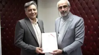 مجید اخشابی در دانشگاه پیام نور پست گرفت