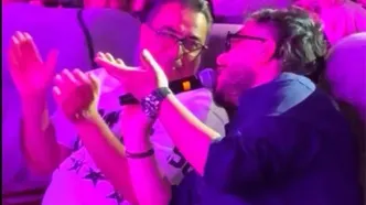 خوانندگی پدر آرون افشار در کنسرت پسرش