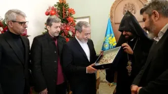 دیدار عراقچی از کلیسای ارامنه در آستانه سال نو میلادی