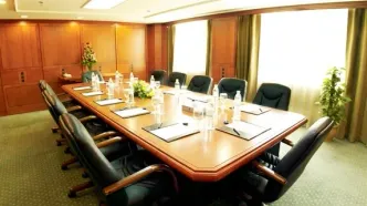 ‏«سرو میوه، شیرینی، شام و ناهار» در همایش‌ها و جلسات اداری ممنوع شد