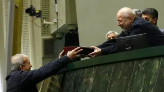 تقدیم لایحه بودجه ۱۴۰۵ کل کشور به رئیس مجلس