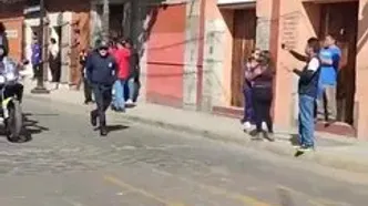 حرکات آکروباتیک پلیس‌های مکزیکی به سبک هندی‌ها