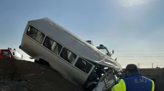 علت واژگونی مینی‌بوس دانش‌آموزان در ایوانکی اعلام شد