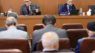 عباس عبدی: اگر سیستم سیاسی تغییرات را بپذیرد، همه ما باید به آن کمک کنیم/ هادی خانیکی: طبقه متوسط ایران، آینده را مبهم و سیاست را کم‌اثر می‌داند/اگر اصلاح‌طلبی خود 
را با زبان جدی جامعه همراه نکند، به یک خاطر سیاسی تبدیل خواهد شد