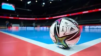 فوتسالیست روسی وسط بازی نابینا شد!