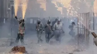 ببینید؛ نبردی شاد با آرد و تخم‌مرغ در اسپانیا