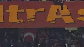 ویدئو: گل ایکاردی در میان آواز هواداران گالاتاسرای