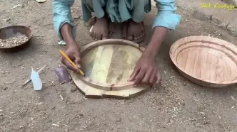 فرآیند دیدنی تولید کاسه های چوبی زیبا در کارگاهی در پاکستان