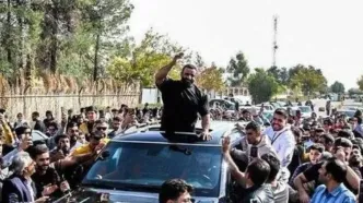 ادای احترام هادی چوپان به پرچم ایران از پنت‌هاوس لاکچری