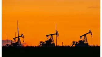 کاهش چشمگیر درآمد فروش نفت در بودجه ۱۴۰۵