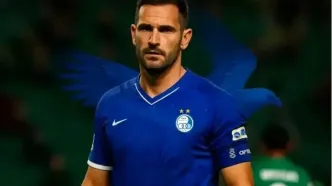 گلر استقلال ایران را ترک کرد