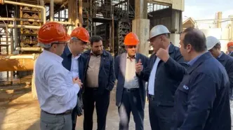 بازدید مهندس نجم‌الدین از پالایشگاه روغن‌سازی آبادان و پایانه صادراتی بندر امام (ره)