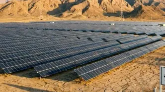 آغاز ساخت نیروگاه خورشیدی ۳۰۰ مگاواتی «رازی اصفهان» با سرمایه‌گذاری بانک گردشگری