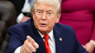 نخستین حضور نوه کوچک ترامپ در کاخ سفید؛ تصاویر دیدار الکساندر با پدربزرگ رئیس‌جمهورش+عکس