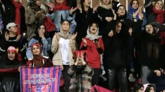 هم‌خوانی دختران هوادار نساجی با آهنگ بهنام بانی