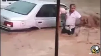 فیلم پربازدید از فداکاری یک شهروند ایذه‌ای در سیل