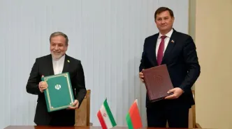 عراقچی: روابط ایران و بلاروس دوستانه، نزدیک و بدون مشکل است/ امضای ۳ سند همکاری میان ایران و بلاروس/ ویدئو