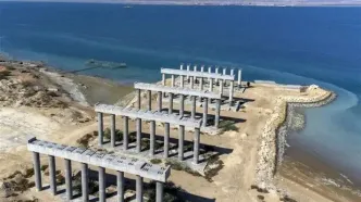 امارات و عمان جشن گرفتند/ ایران هنوز کلنگ می‌زند!