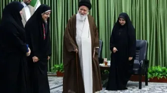 عکس؛ علم الهدی در حلقه بانوان خبرنگاران