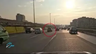 توقیف پراید متخلف با سابقه ۶ ماهه گواهینامه / رانندگی مارپیچ و سرعت غیرمجاز در بزرگراهای تهران