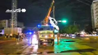 فرونشست زمین در بندرعباس باعث سقوط یک پراید شد